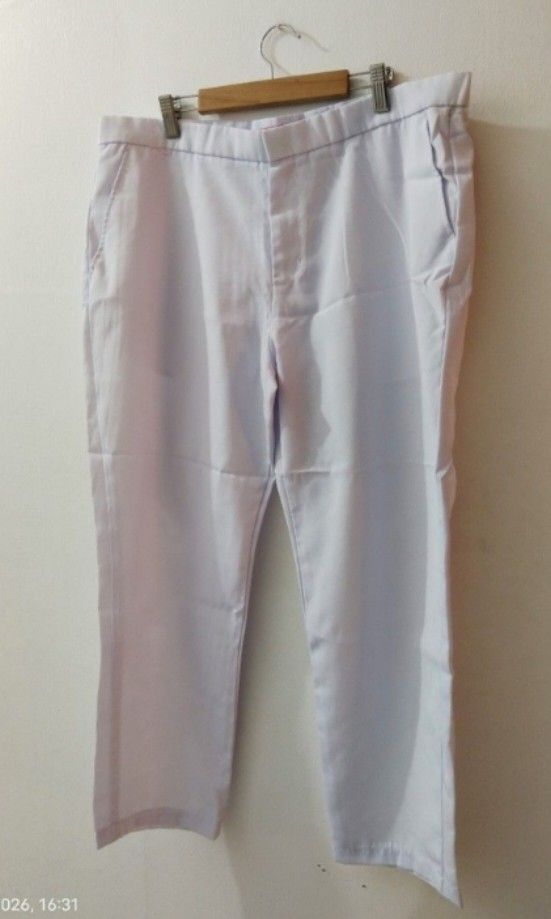 ✨ White School Pants | Size 38 (Category: Activewear) located in Las Pinas. Submitted by cjgcloset (Listing ID 1466250574, Image 1). Description: .