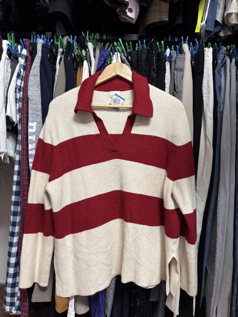 a new day knitted longsleeve (Category: Longsleeves) located in Pila. Submitted by isabelasthriftclothes (Listing ID 1466298929, Image 1). Description: .