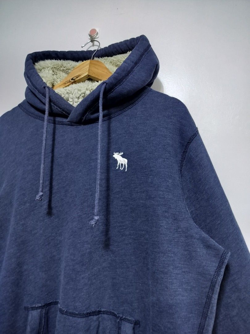 Abercrombie & Fitch Pullover Hoodie (Category: Coats, Jackets and Outerwear) located in Taguig. Submitted by thriftybounce (Listing ID 1466226711, Image 2). Description: Fit : L-XL Width : 23 Length : 28 Color Rate : 9.5/10 Issue : None.