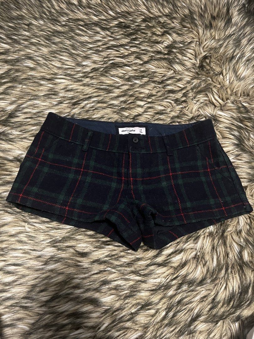 abercrombie- checkered | mini short | green and red (Category: Shorts) located in Rizal. Submitted by chinkaecloset (Listing ID 1466204425, Image 3). Description: .