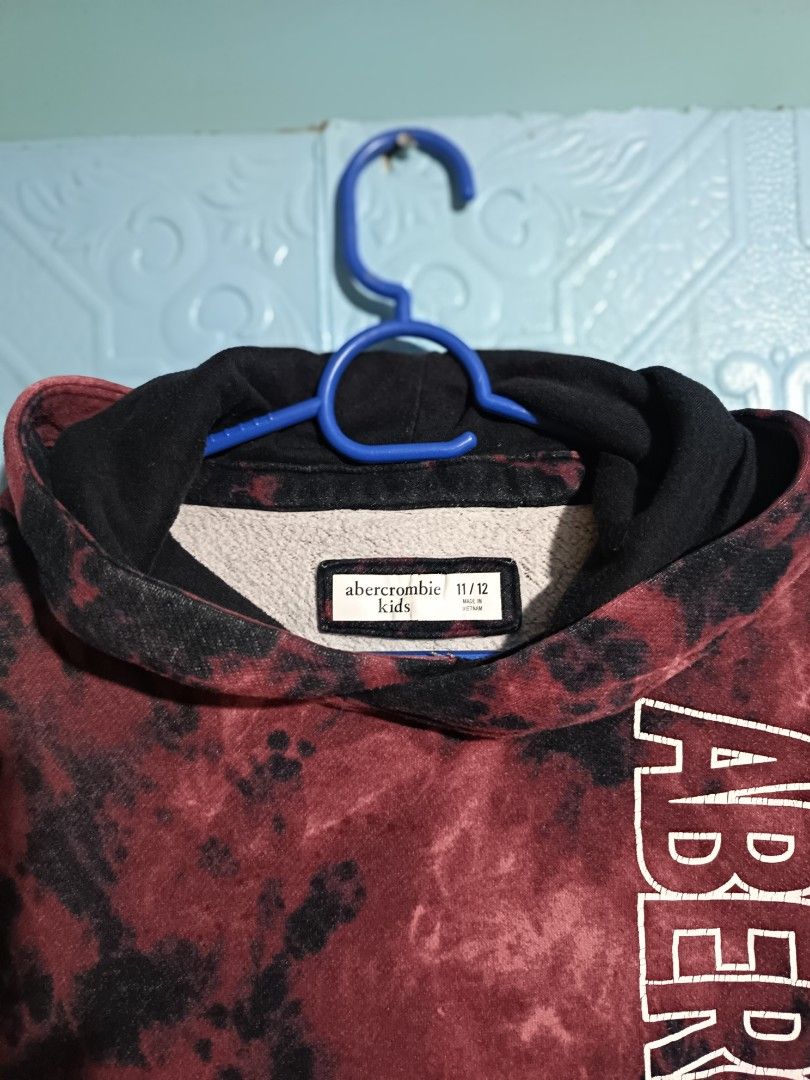 Abercrombie HOODIE JACKET TIE DYE (Category: Coats, Jackets and Outerwear) located in Quezon City. Submitted by zoesmithshop (Listing ID 1466196696, Image 2). Description: ABERCROMBIE HOODIE JACKET TIE DYE SIZE- SMALL Age- 12 to 14.