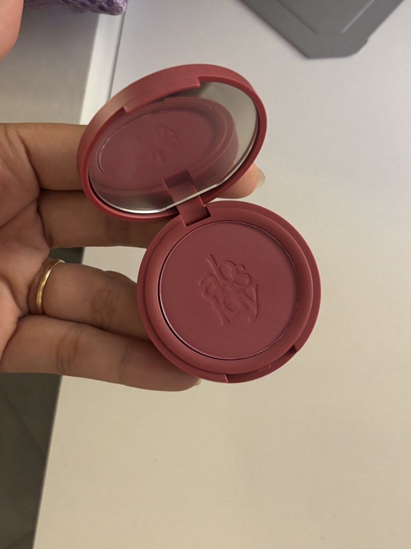 ABSIDY POWDER BLUSH (Category: Makeup) located in Dasmarinas. Submitted by loveriee (Listing ID 1466204698, Image 2). Description: Shade : velvet Swatched once only 📍dasma, cavite .