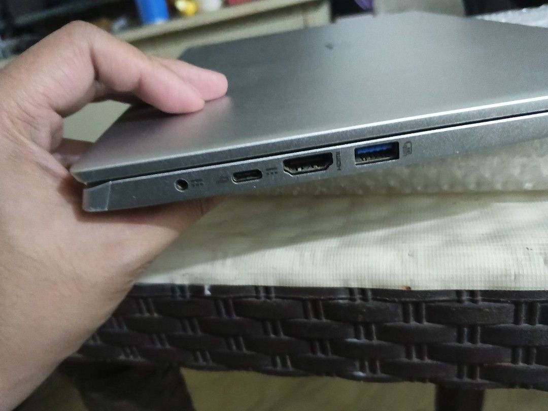 Acer Swift SF314-43 (Category: Laptops & Notebooks) located in Quezon City. Submitted by natividaddeniel17 (Listing ID 1466332008, Image 3). Description: Processor (CPU): AMD Ryzen 5 5500U (Hexa-core, 12 threads, base frequency 2.10 GHz, up to 4.0 GHz boost) Graphics (GPU): Integrated AMD Radeon Graphics. Display (LCD): 14-inch Full HD (1920 x 1080 pixels) IPS, anti-glare/matte finish, 16:9 aspect ratio, 60 Hz, non-touch. 8GB RAM Storage: 512GB S