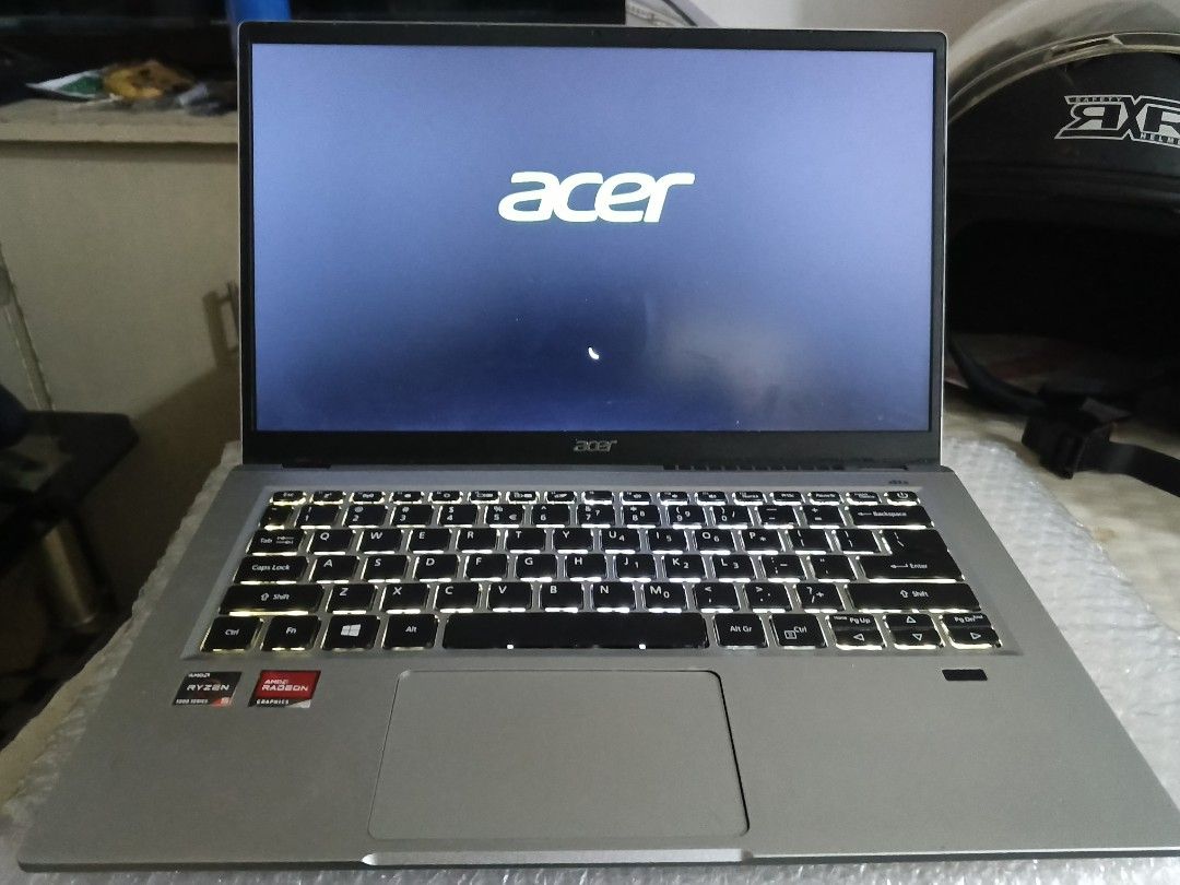 Acer Swift SF314-43 (Category: Laptops & Notebooks) located in Quezon City. Submitted by natividaddeniel17 (Listing ID 1466332008, Image 2). Description: Processor (CPU): AMD Ryzen 5 5500U (Hexa-core, 12 threads, base frequency 2.10 GHz, up to 4.0 GHz boost) Graphics (GPU): Integrated AMD Radeon Graphics. Display (LCD): 14-inch Full HD (1920 x 1080 pixels) IPS, anti-glare/matte finish, 16:9 aspect ratio, 60 Hz, non-touch. 8GB RAM Storage: 512GB S