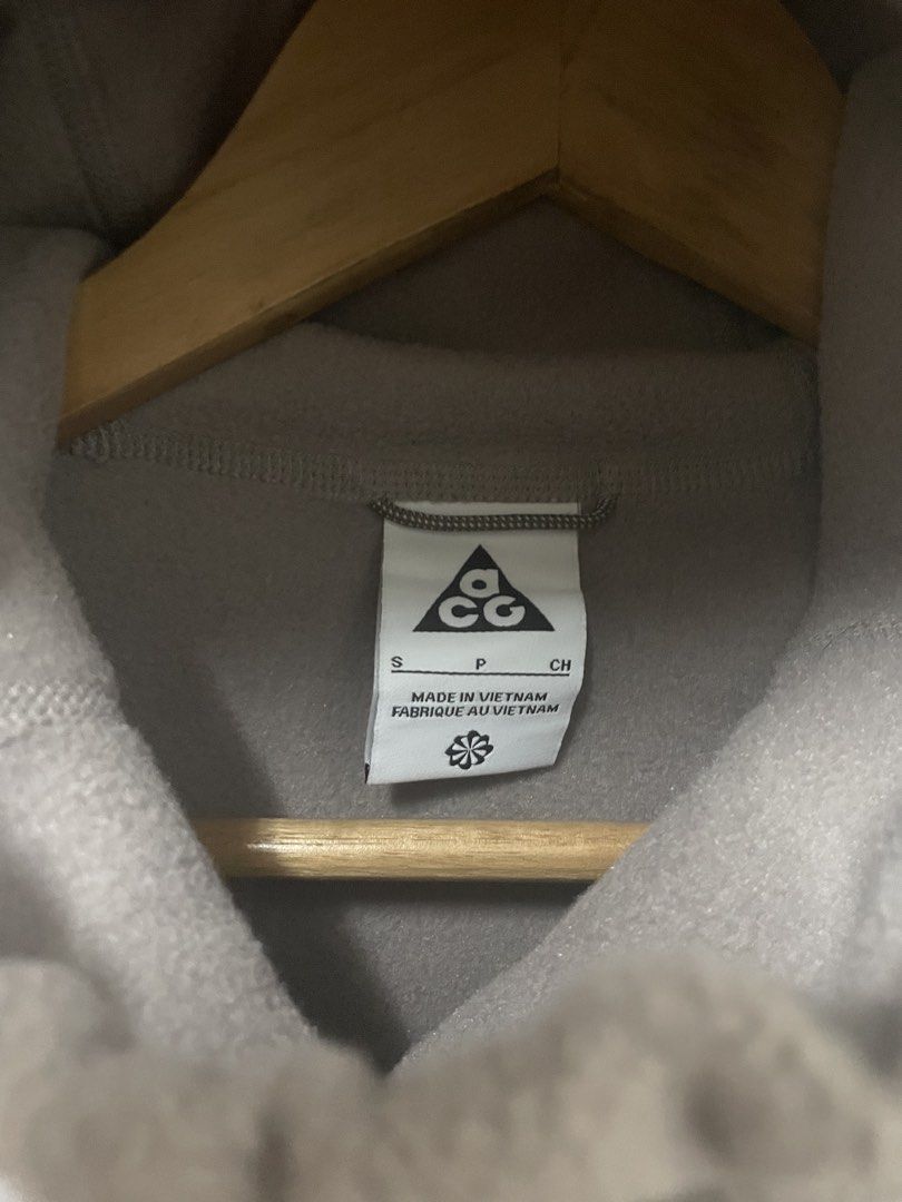 ACG NIKE (Category: Coats, Jackets and Outerwear) located in Manila. Submitted by mxzee (Listing ID 1466173697, Image 3). Description: .