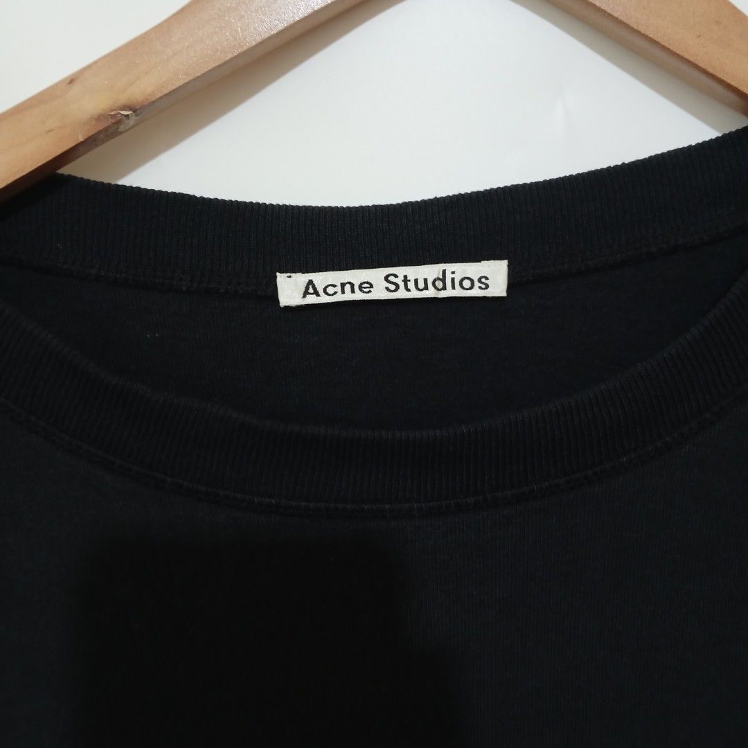 ACNE STUDIOS (Category: Tshirts & Polo Shirts ) located in Ozamiz City. Submitted by 2nd.sight (Listing ID 1466199666, Image 3). Description: size: xl w: 25.5 l: 31.5 issue: 2nd tonthe last pic slight bacon ; last pic washable. vgood condition.