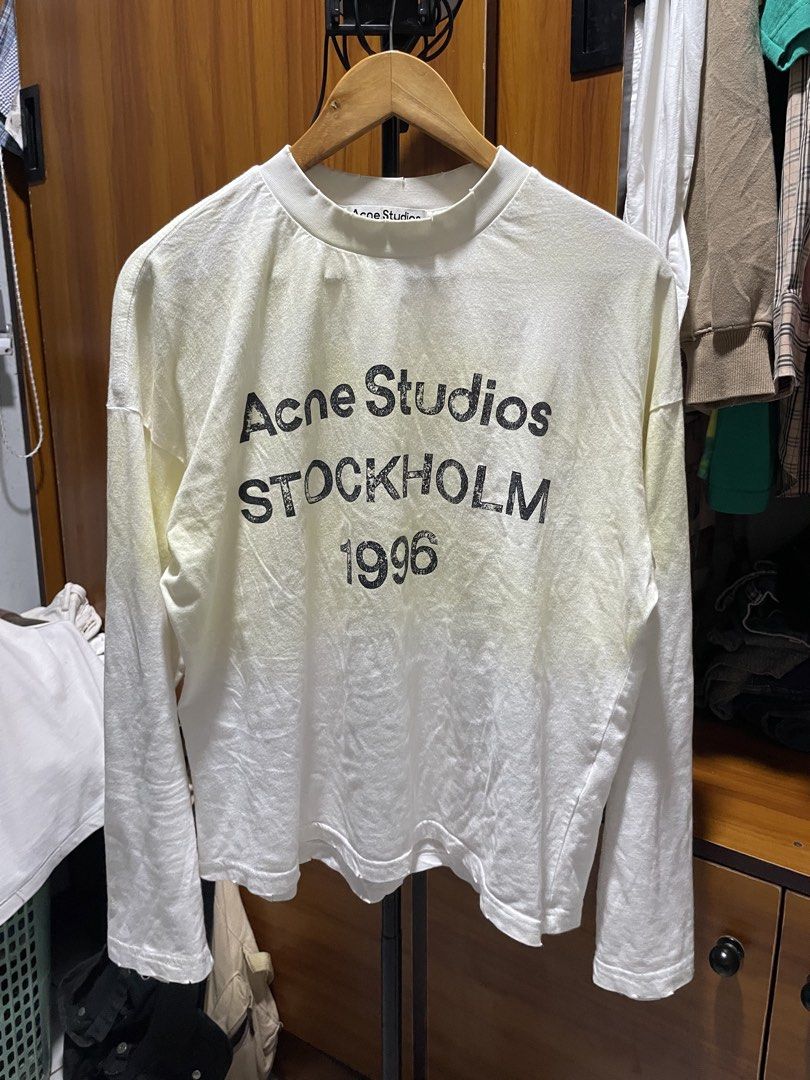 Acne Studios Stockholm (Category: Tshirts & Polo Shirts ) located in Tagum. Submitted by noobins (Listing ID 1466267958, Image 1). Description: distressed and stained by design boxy large.