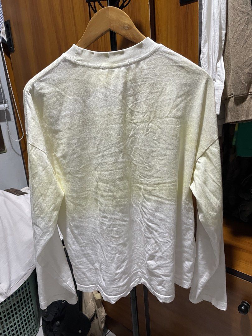 Acne Studios Stockholm (Category: Tshirts & Polo Shirts ) located in Tagum. Submitted by noobins (Listing ID 1466267958, Image 3). Description: distressed and stained by design boxy large.