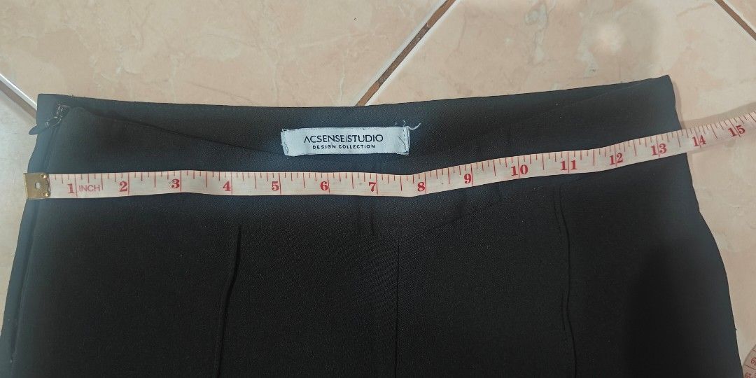 Acsense Studio Black Flare Pants (Category: Jeans) located in Manila. Submitted by maryel10010 (Listing ID 1466324230, Image 2). Description: High waisted with side slits 26-28 Waist 36 Length Perfect for short girlies.