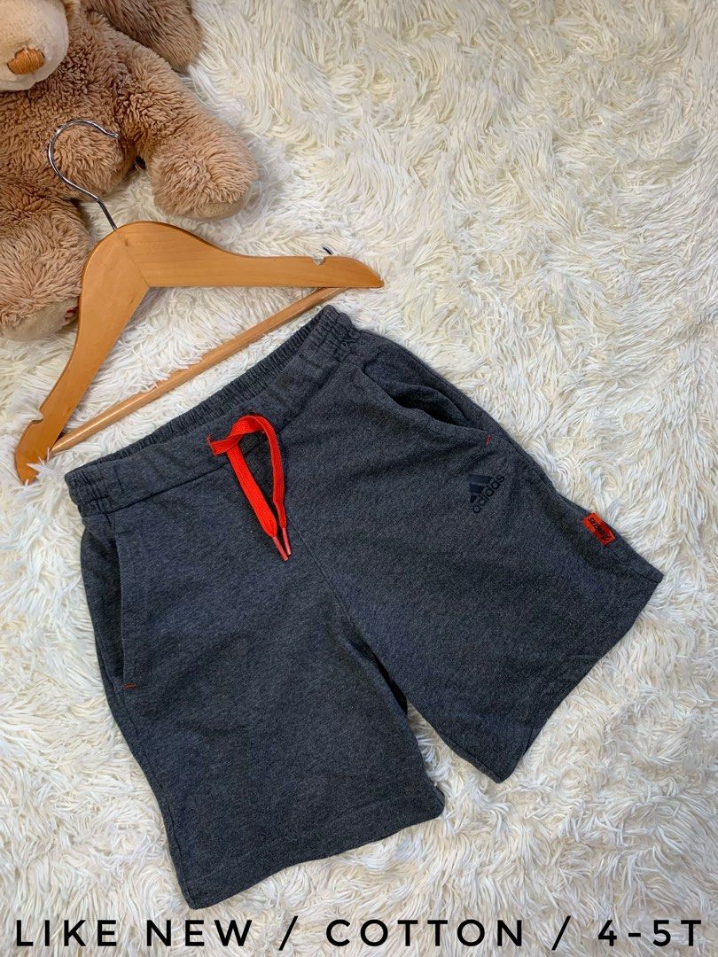 Adidas 4-5T (Category: Babies & Kids Fashion) located in General Santos City (Dadiangas). Submitted by happyhues_2021 (Listing ID 1466331971, Image 1). Description: .
