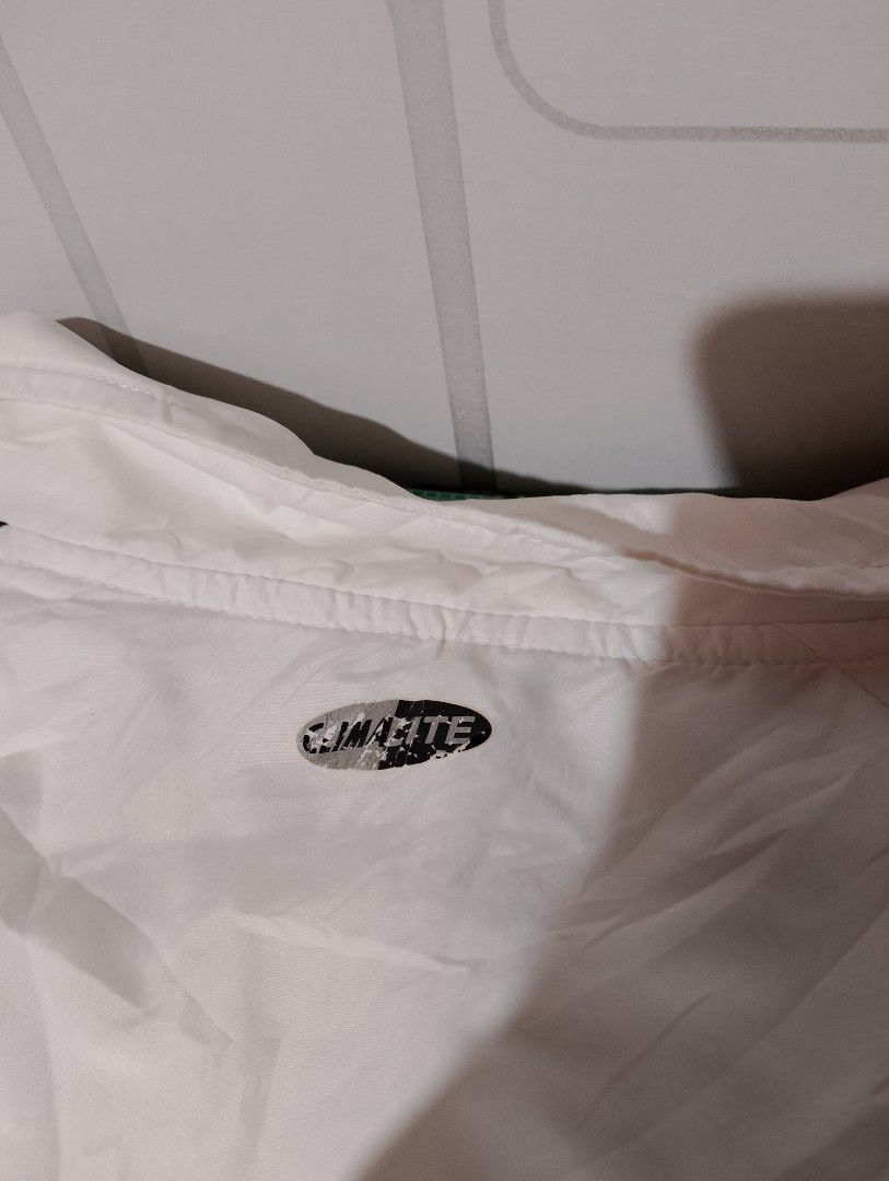 Adidas Climalite White and Navy Track Jacket (Category: Coats, Jackets and Outerwear) located in Manila. Submitted by adrianaban04817 (Listing ID 1466245940, Image 2). Description: Adidas windbreaker size XL good condition wash only minimal issue Yung sa back sa noo 24×29 .