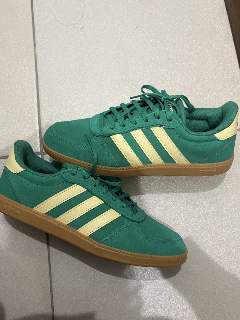 Adidas Cloudfoam Plus Green Gum Sneakers (Category: Sneakers) located in Manila. Submitted by helpm3declutt3rrr (Listing ID 1466306665, Image 1). Description: SIZE US 9 W. NEVER USED. U CAN SEE IN THE PHOTOS. NEVER USED NOT EVEN ONCE. Green suede Adidas sneakers with yellow stripes and gum soles. Cloudfoam Plus insoles inside for extra cushioning and comfort. Size US 9, UK 7.5, FR 41.5, JP 260. Clean outsoles and pristine uppers. Worn a few times