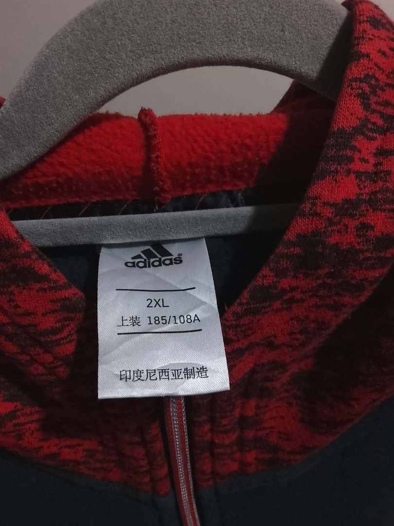 Adidas D rose Hoodie (Category: Coats, Jackets and Outerwear) located in Manila. Submitted by justmove2020 (Listing ID 1466190919, Image 3). Description: For sale Adidas D rose Hoodie for ₱300 plus SF Condition 7/10 Size Fit L-2XL.