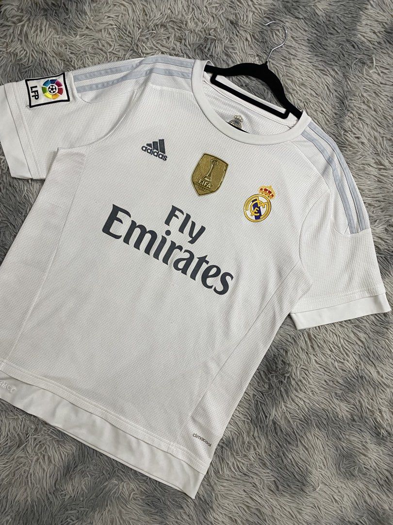 Adidas Fly Emirates Jersey (Category: Tshirts & Polo Shirts ) located in Manila. Submitted by kurtmnla (Listing ID 1466304424, Image 2). Description: Adidas Fly Emirates Jersey -Size M/ S FIT / Unisex -Condition 9.5/10 -Dimes 21x28 -issue Minimal crackprint Quezon city.