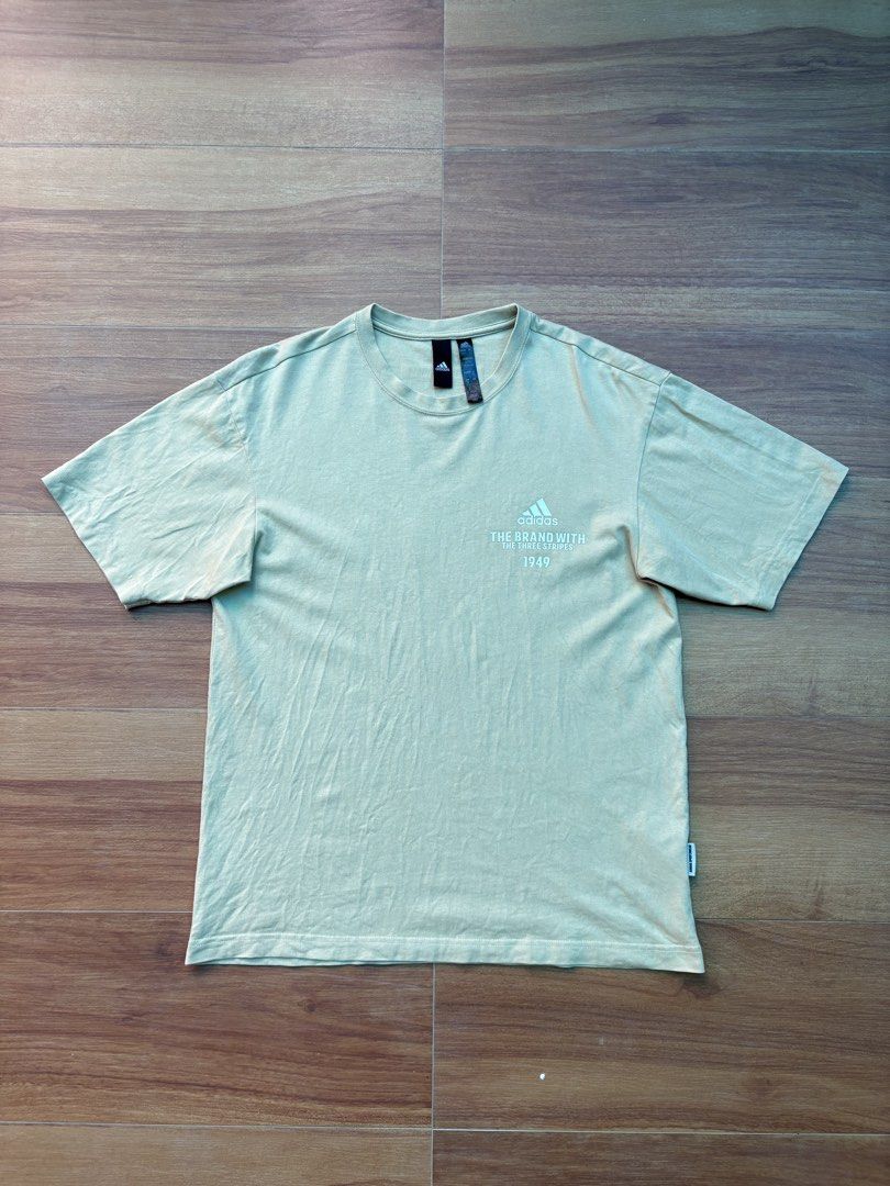 Adidas Graphic Tee (Category: Tshirts & Polo Shirts ) located in Tacurong. Submitted by kmthrift19 (Listing ID 1466269032, Image 1). Description: Dimes: W19xL25.4 Condition: 9.5/10 Size on tag: XS (Best fit medium to semi large) Issue: None.