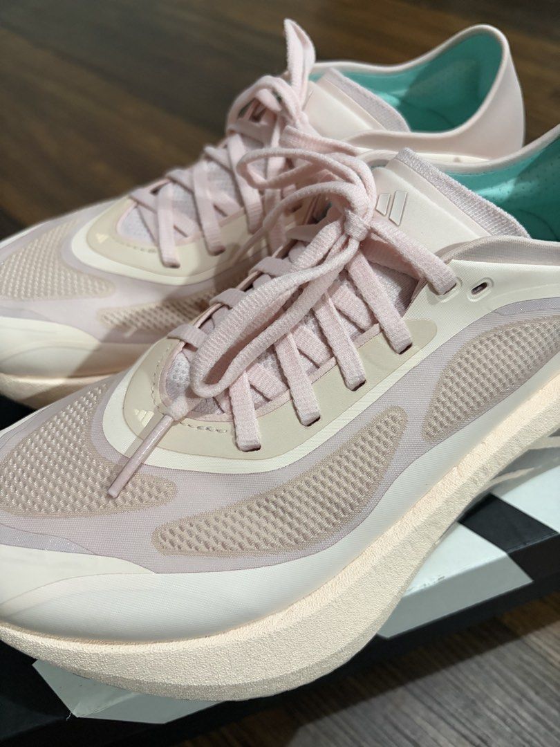Adidas Hyperboost Run US 6 (Category: Sneakers) located in Mandaluyong City. Submitted by shopthegavins (Listing ID 1466244913, Image 3). Description: - Brand: Adidas Hyperboost Run - Colorway: Pastel pink with bright mint blue inner lining - Material/Features: Primeknit upper, thick cushioned sole, flat pink laces - Condition: Brand new, never worn, pristine condition - Packaging: Includes original black box USED ONCE.