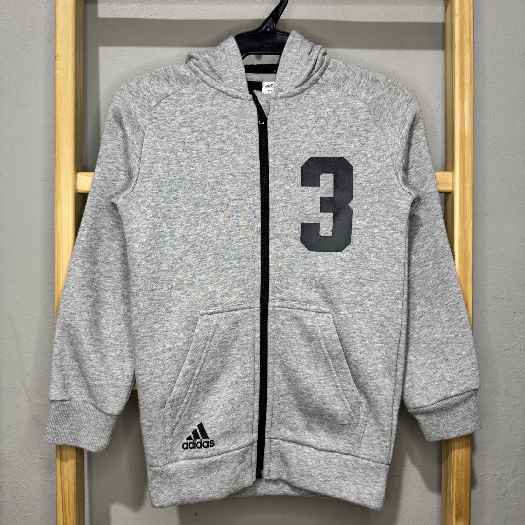 Adidas kids hoodie jacket (Category: Babies & Kids Fashion) located in Valenzuela. Submitted by thriftynanay88 (Listing ID 1466233834, Image 1). Description: Size 116 on tag 5-6Y Needs washing.