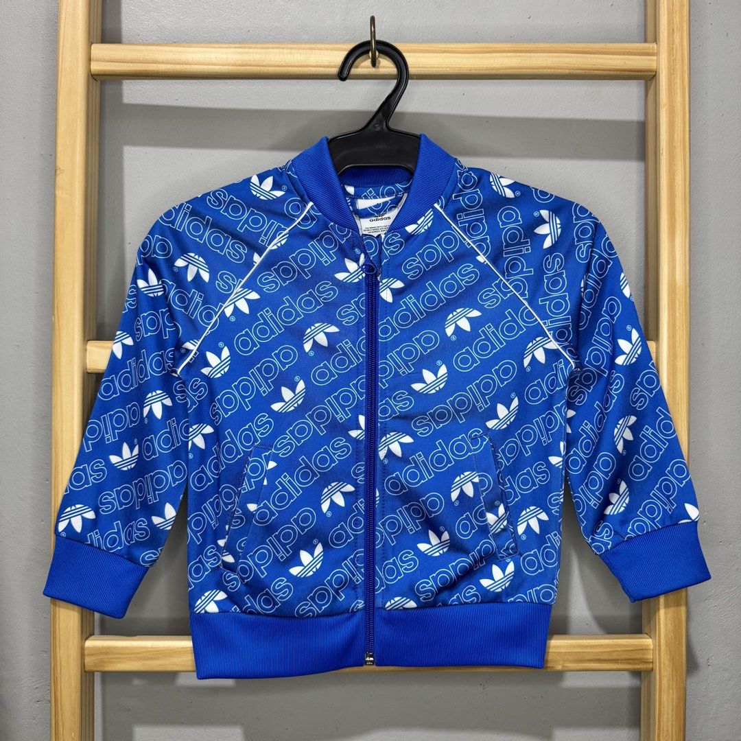 Adidas kids jacket (Category: Babies & Kids Fashion) located in Valenzuela. Submitted by thriftynanay88 (Listing ID 1466230618, Image 1). Description: Size 18-24m on tag.