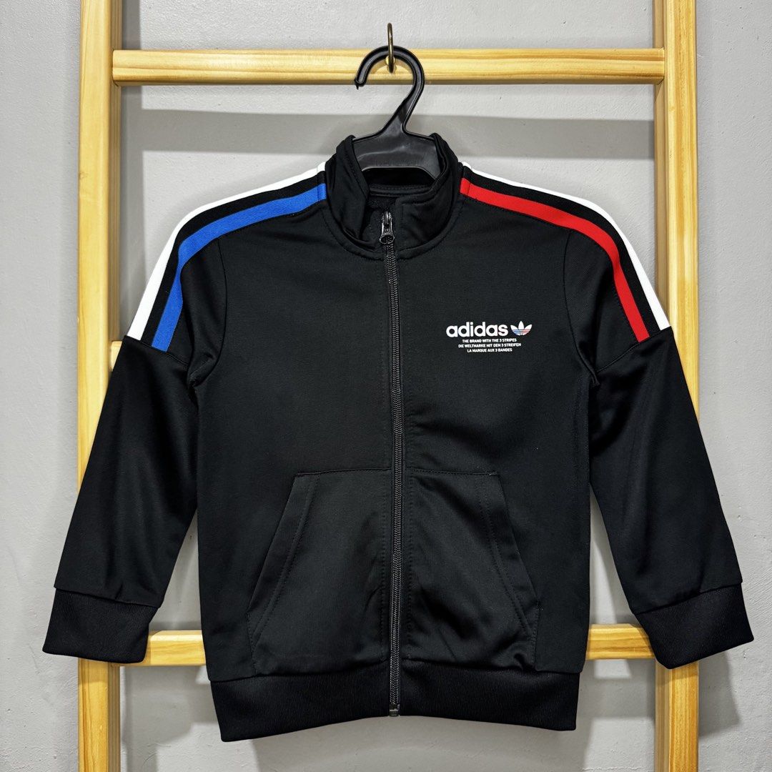 Adidas kids jacket (Category: Babies & Kids Fashion) located in Valenzuela. Submitted by thriftynanay88 (Listing ID 1466237041, Image 1). Description: Size 110 on tag 4-5Y.