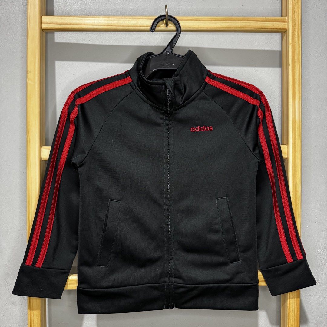 Adidas kids jacket (Category: Babies & Kids Fashion) located in Valenzuela. Submitted by thriftynanay88 (Listing ID 1466237450, Image 1). Description: Size 4Y on tag.