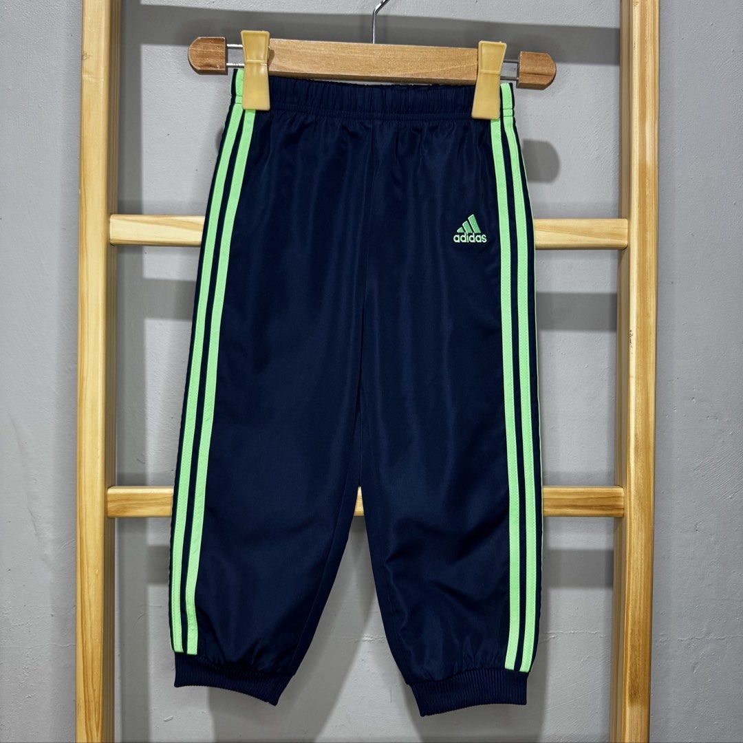 Adidas kids joggers (Category: Babies & Kids Fashion) located in Valenzuela. Submitted by thriftynanay88 (Listing ID 1466196968, Image 1). Description: Size 92 on tag fits up to 3Y.