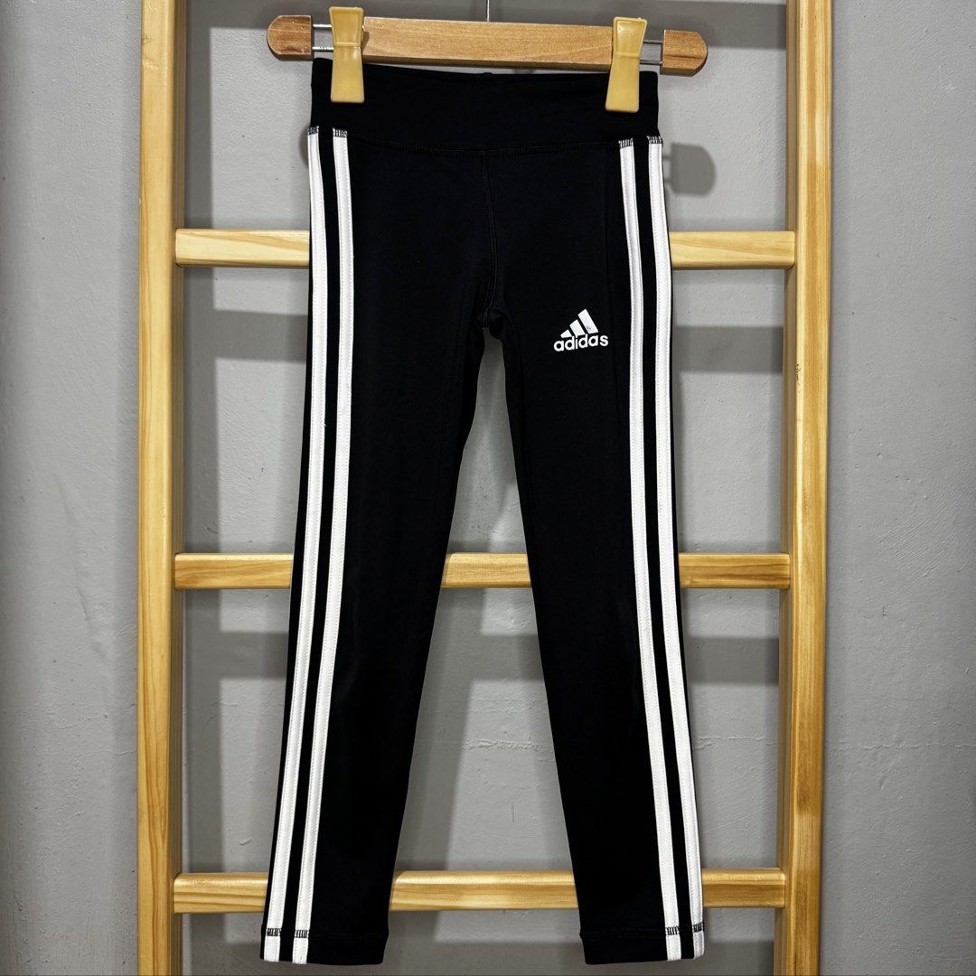 Adidas kids leggings (Category: Babies & Kids Fashion) located in Valenzuela. Submitted by thriftynanay88 (Listing ID 1466198093, Image 1). Description: Size 6-7Y on tag.