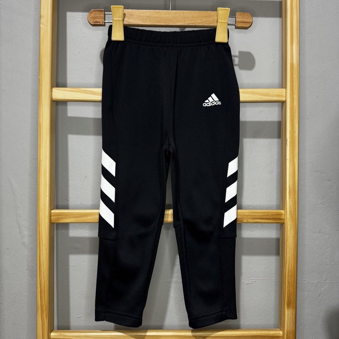 Adidas kids pants (Category: Babies & Kids Fashion) located in Valenzuela. Submitted by thriftynanay88 (Listing ID 1466202500, Image 1). Description: Size 98 on tag 2-3Y, fits up to 4Y.