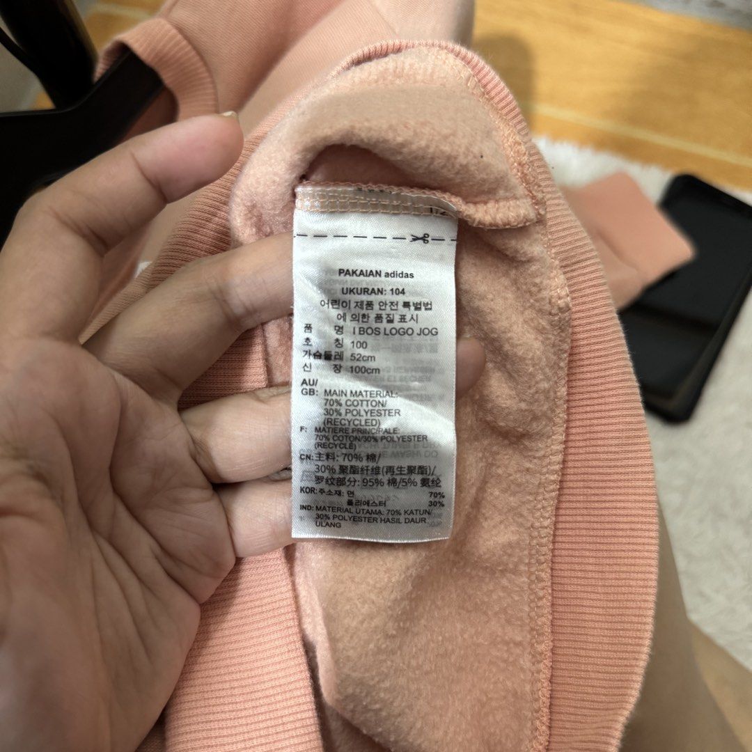 Adidas kids sweaters (Category: Babies & Kids Fashion) located in Valenzuela. Submitted by thriftynanay88 (Listing ID 1466205659, Image 2). Description: Size 100 on tag 3-4Y Needs washing.