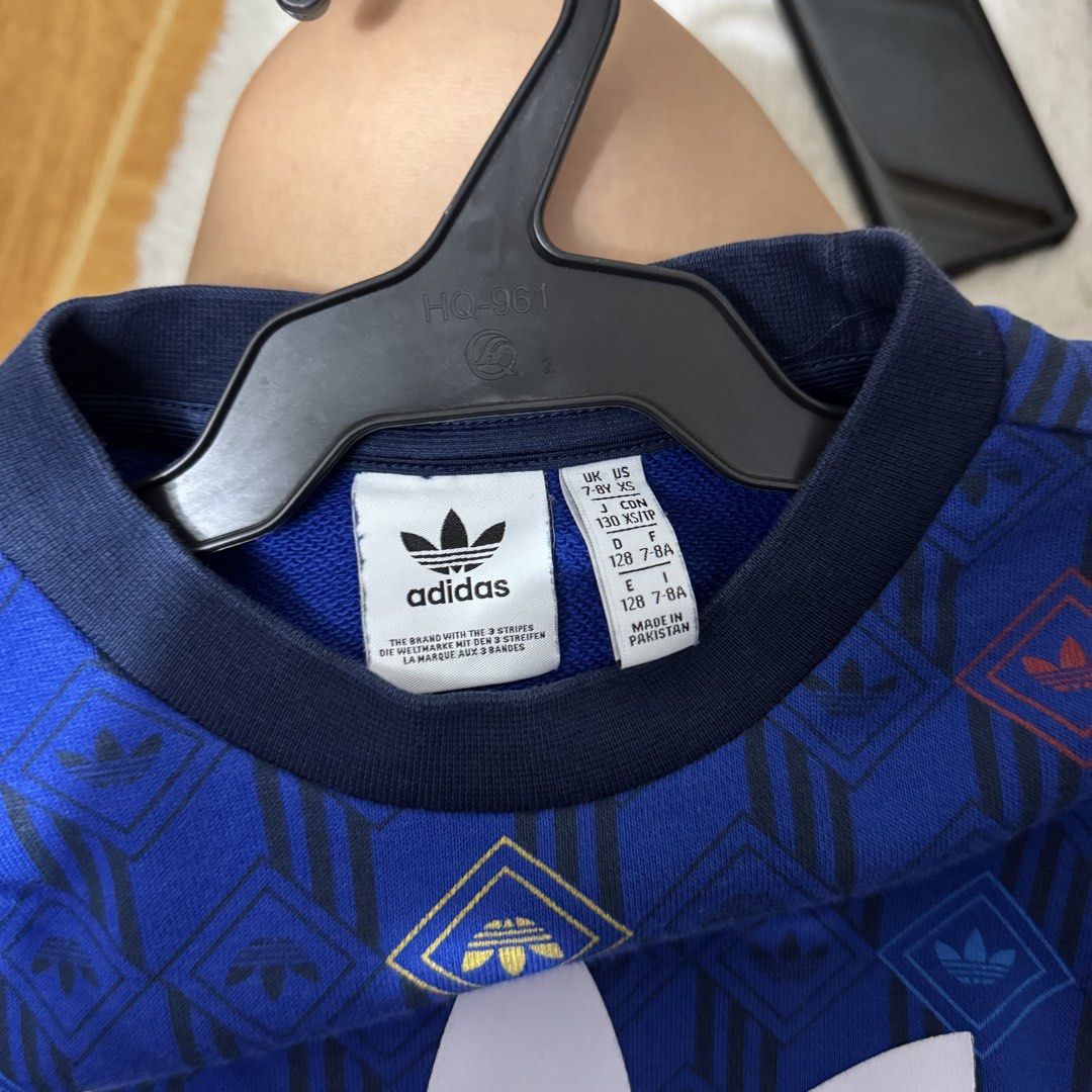 Adidas kids sweaters (Category: Babies & Kids Fashion) located in Valenzuela. Submitted by thriftynanay88 (Listing ID 1466214467, Image 2). Description: Size 7-8Y on tag.