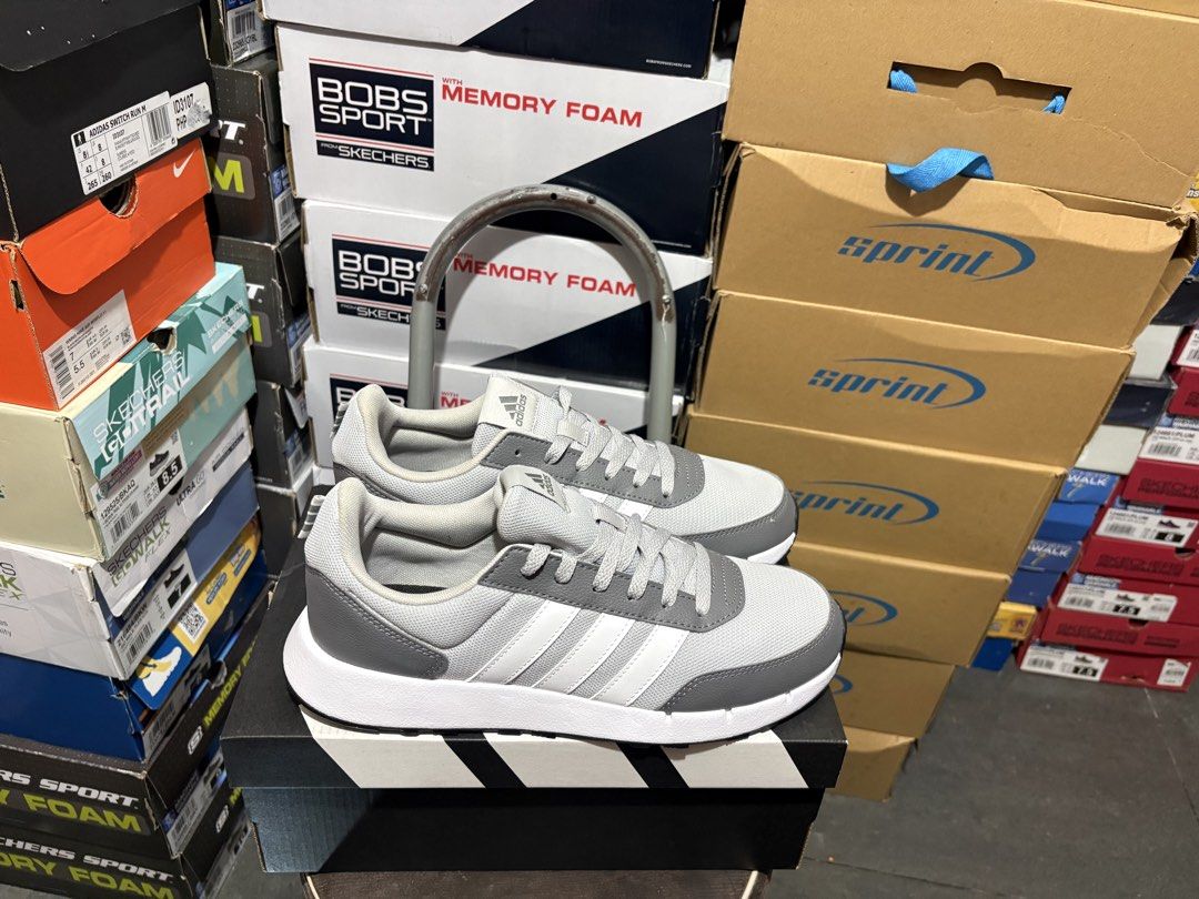 ADIDAS MENS SHOES ORIGINAL (Category: Casual Shoes) located in Taguig. Submitted by rajiepenaf34481 (Listing ID 1466322537, Image 3). Description: 💯% ORIGINAL 💯 % authentic 💯 % BRAND NEW 💯 % LEGIT SELLER SIZE: 8.5 US MENS BELOW SRP FROM: 4,500❌ NOW: 1,800 ✅ SHIP VIA ✅LALAMOVE ✅LBC (OUTSIDE MANILA) ✅J&T MOP: COD COP GCASH ITEM CHECK BEFORE PAYMENT WILLING FOR MEET UP SA MALAPIT LOCATION: Taguig City.