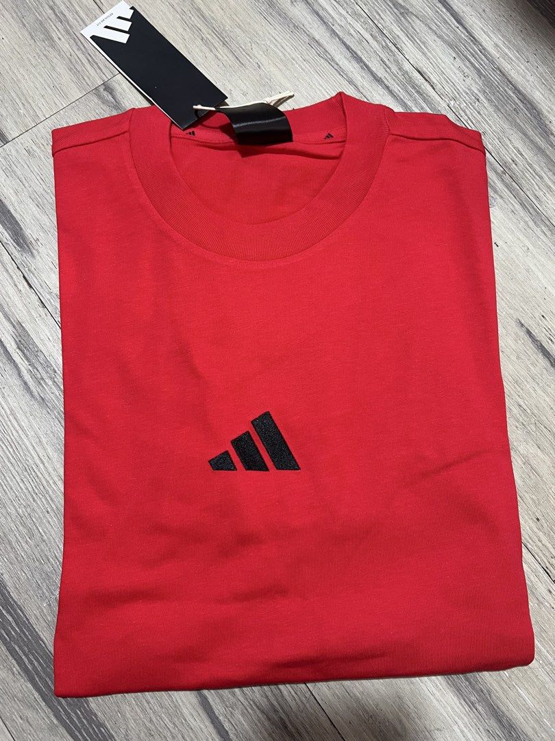 ADIDAS RED TEE SMALL,MEDIUM LARGE (Category: Activewear) located in Baguio. Submitted by kyrawang22 (Listing ID 1466333968, Image 1). Description: .