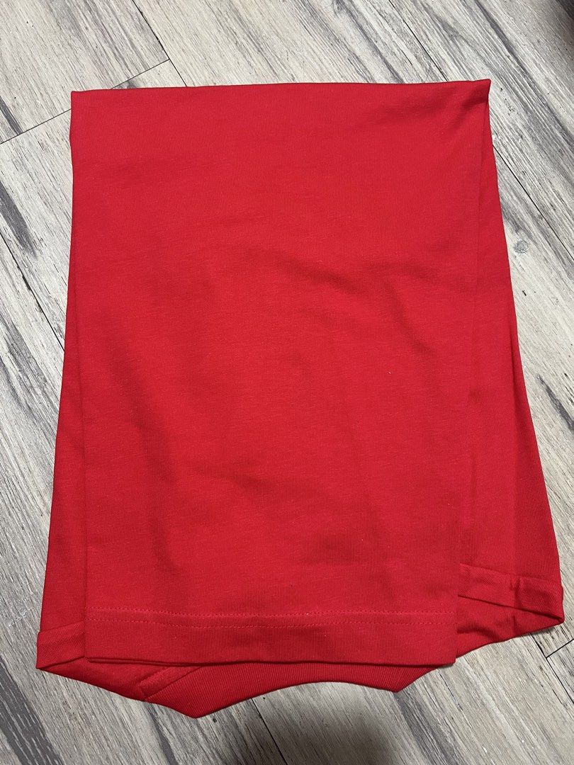 ADIDAS RED TEE SMALL,MEDIUM LARGE (Category: Activewear) located in Baguio. Submitted by kyrawang22 (Listing ID 1466333968, Image 2). Description: .