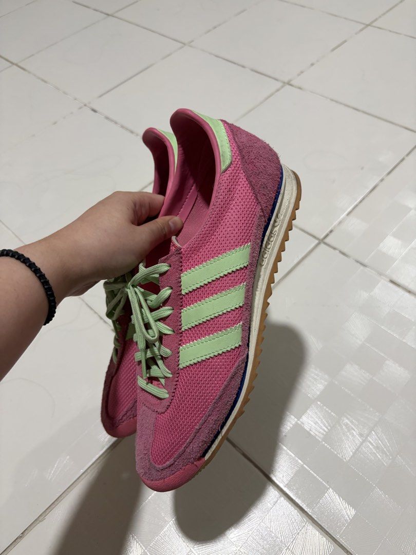 Adidas SL 72 OG Pink (Category: Sneakers) located in Manila. Submitted by auds.aa09 (Listing ID 1466287188, Image 3). Description: 👟 Adidas originals - adidas SL 72 OG - Color: Pink - Size: 25.5cm - Well used Reason for selling: Decluttering 💗 PRICE IS NON NEGOTIABLE. 💗 FINAL PRICE. 💗 Meet up or Delivery. Delivery fee c/o buyer..