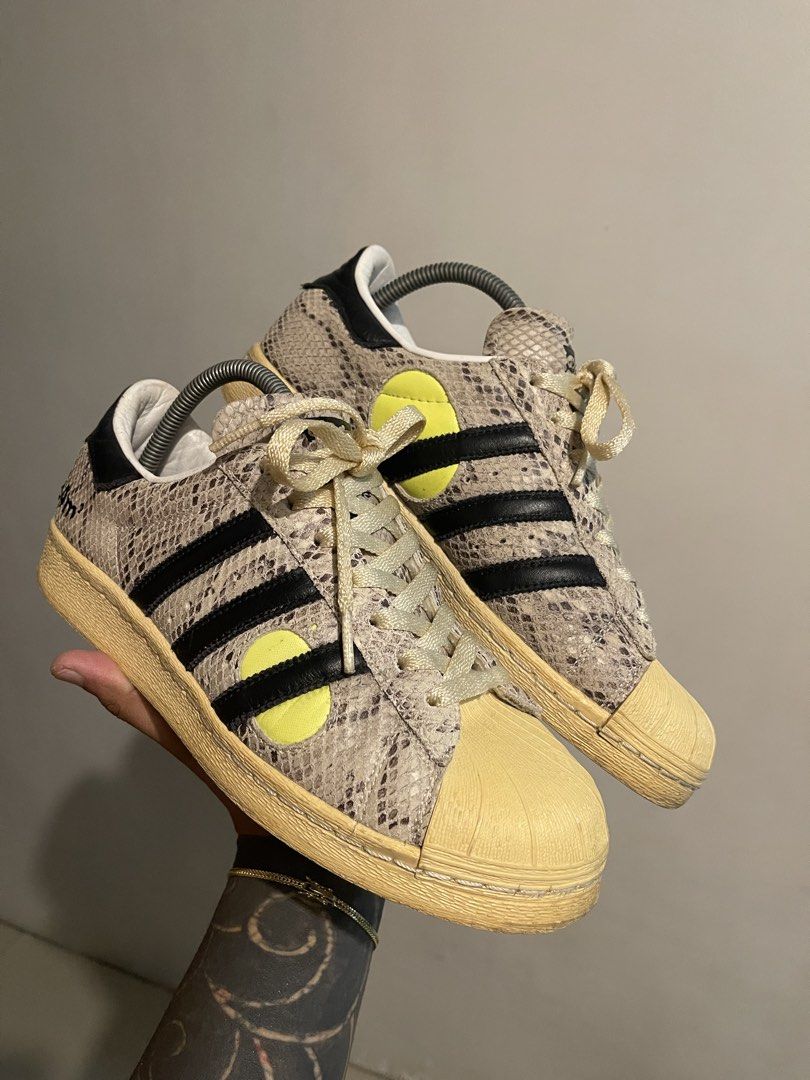 Adidas Superstar x Face Studios SIZE 42 (Category: Sneakers) located in Antipolo. Submitted by uatomnla (Listing ID 1466267183, Image 1). Description: ADIDAS SUPERSTAR X FACE STUDIOS SPECIAL EDITION PAIR SRP ₱7500 US 8.5 EUR 42 LALAMOVE READY AND JNT.