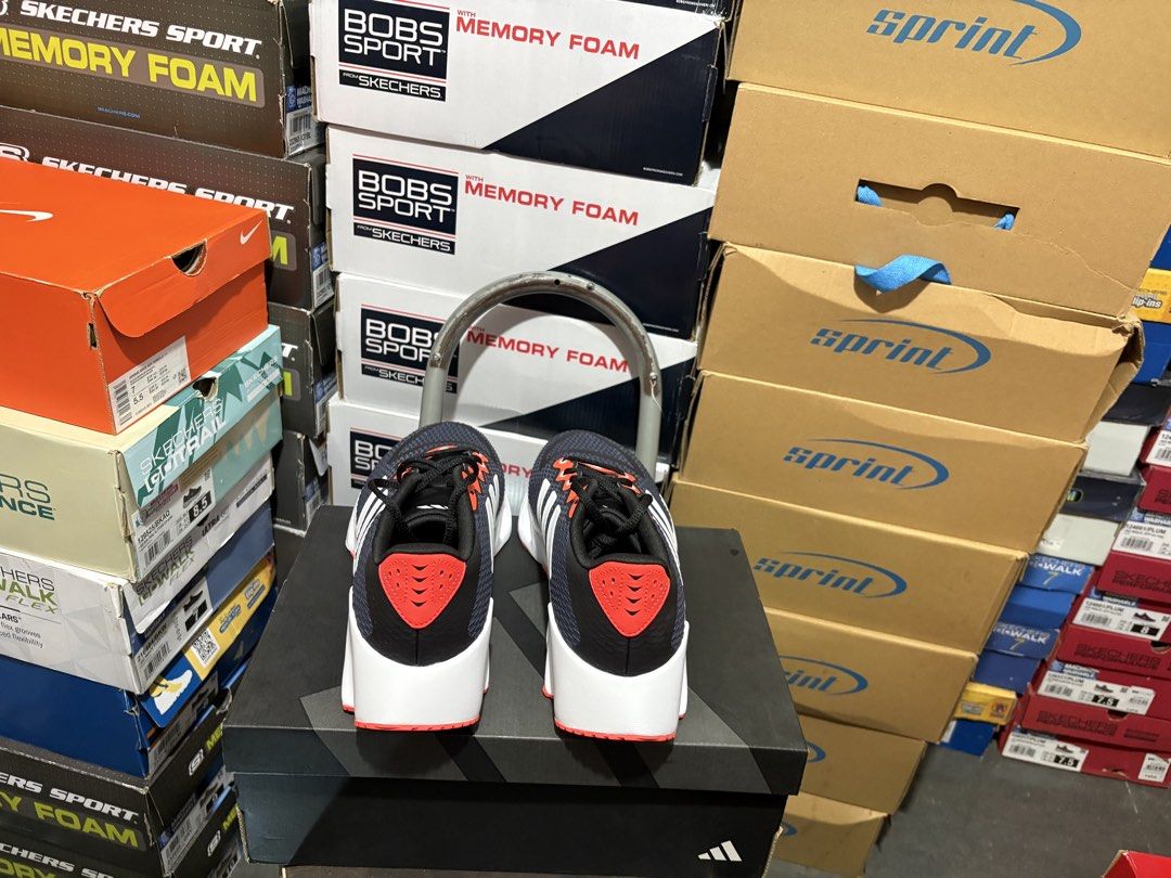 ADIDAS SWETCH RUN MENS ORIGINAL (Category: Sneakers) located in Taguig. Submitted by rajiepenaf34481 (Listing ID 1466322664, Image 3). Description: 💯% ORIGINAL 💯 % authentic 💯 % BRAND NEW 💯 % LEGIT SELLER SIZE: 8.5 US MENS BELOW SRP FROM: 4,500❌ NOW: 1,800 ✅ SHIP VIA ✅LALAMOVE ✅LBC (OUTSIDE MANILA) ✅J&T MOP: COD COP GCASH ITEM CHECK BEFORE PAYMENT WILLING FOR MEET UP SA MALAPIT LOCATION: Taguig City.