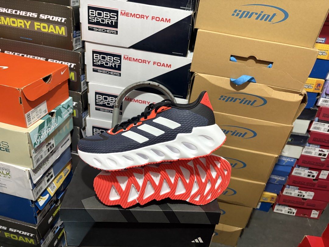 ADIDAS SWETCH RUN MENS ORIGINAL (Category: Sneakers) located in Taguig. Submitted by rajiepenaf34481 (Listing ID 1466322664, Image 1). Description: 💯% ORIGINAL 💯 % authentic 💯 % BRAND NEW 💯 % LEGIT SELLER SIZE: 8.5 US MENS BELOW SRP FROM: 4,500❌ NOW: 1,800 ✅ SHIP VIA ✅LALAMOVE ✅LBC (OUTSIDE MANILA) ✅J&T MOP: COD COP GCASH ITEM CHECK BEFORE PAYMENT WILLING FOR MEET UP SA MALAPIT LOCATION: Taguig City.