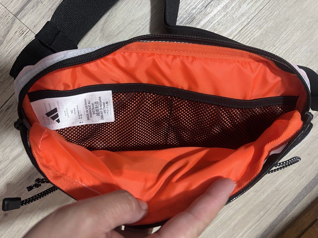 ADIDAS TERREX WAISTPACK (Category: Cross-body Bags) located in Baguio. Submitted by kyrawang22 (Listing ID 1466292441, Image 3). Description: .