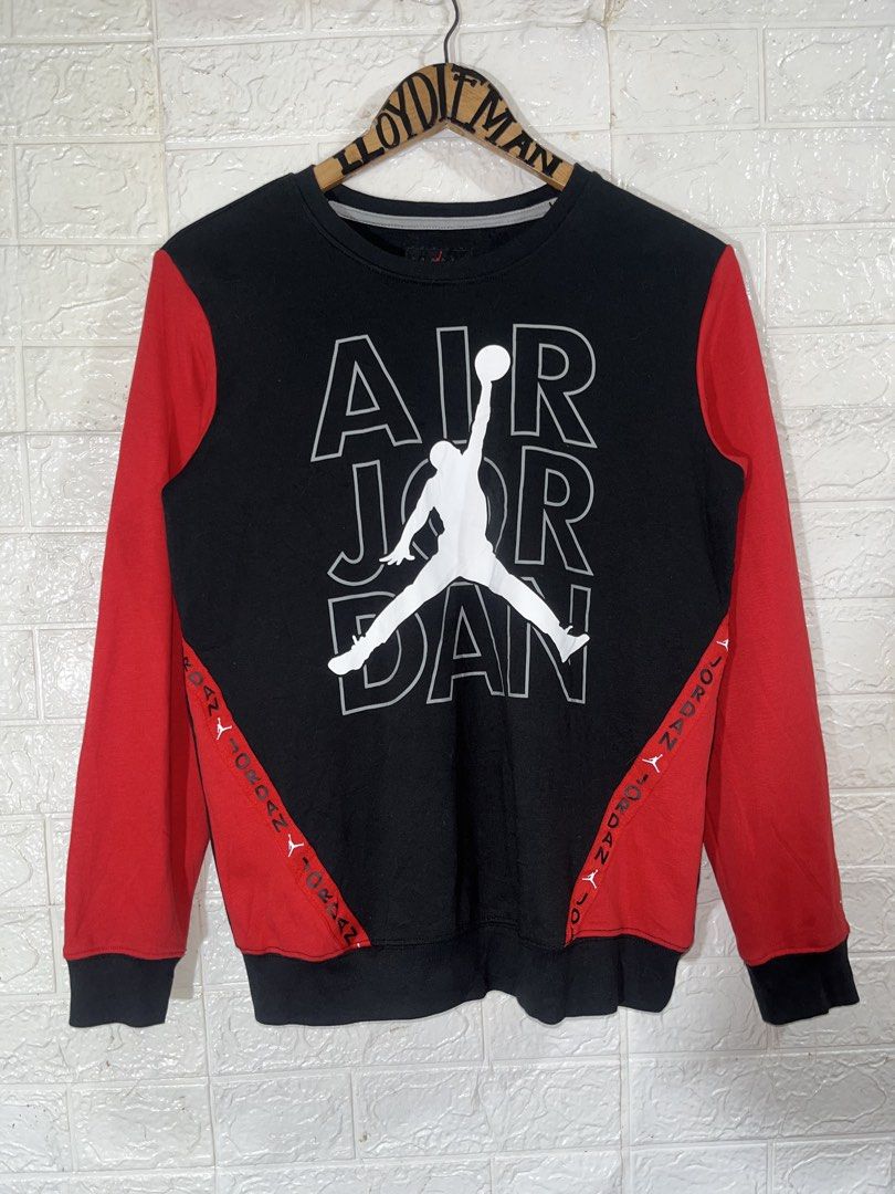air jordan sweater (Category: Coats, Jackets and Outerwear) located in Manila. Submitted by lloydiemmfmannn (Listing ID 1466244451, Image 1). Description: air jordan sweater sz youth L on tag fits S w19 l24.5 flaws: pasay location.