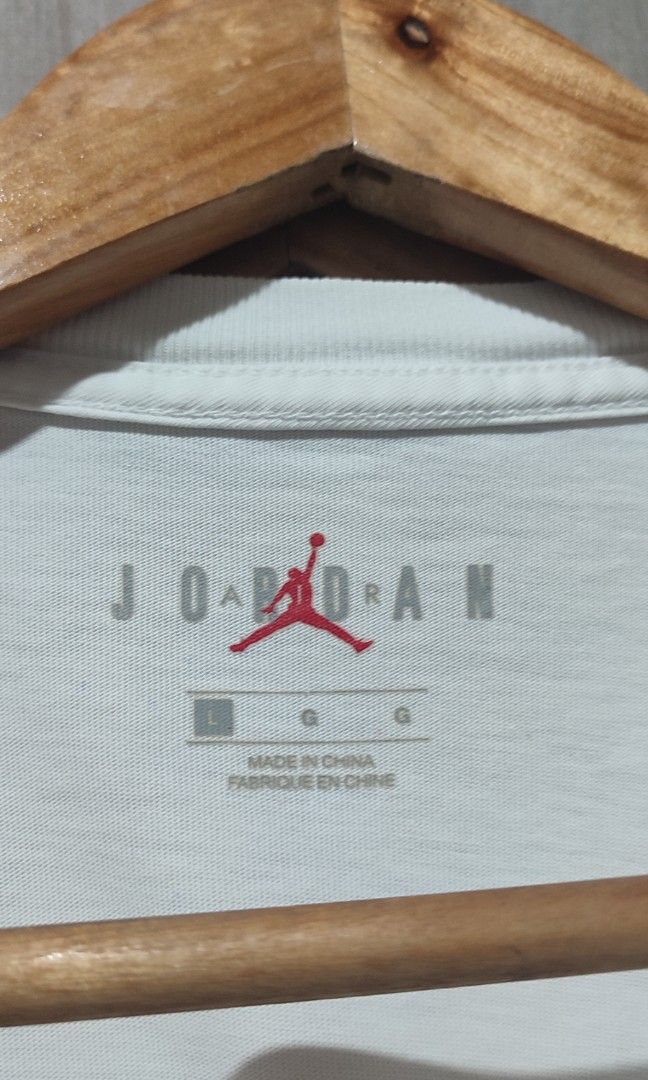 Air Jordan Wordmark Jumpman Logo Tee (Category: Tshirts & Polo Shirts ) located in Solano. Submitted by johnpaulsanmiguel (Listing ID 1466107801, Image 2). Description: SIze L Width 20 Length 27 Good excellent may mga minimal flaws lang na dumi 9.8/10 Authentic.