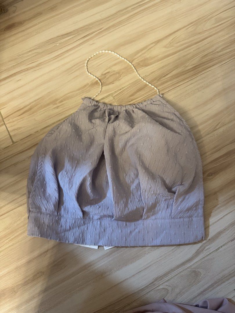 Air Space crop tops bundle set size M (Category: Shirts) located in Makati City. Submitted by fast_preloveditemsforsale (Listing ID 1466299930, Image 3). Description: Crop tops ₱200 per piece Brand new .