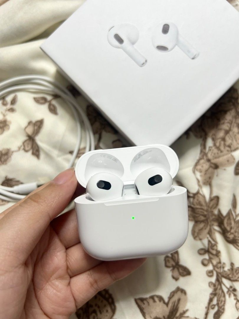 AirPods 3rd Gen Slightly used (Category: Headphones & Headsets) located in Manila. Submitted by mchlleabrnts (Listing ID 1466294625, Image 3). Description: GOOD AS NEW NO HIDDEN ISSUE NO RECEIPT ALREADY NATIONWIDE ! MEET UP LALAMOVE J&T.