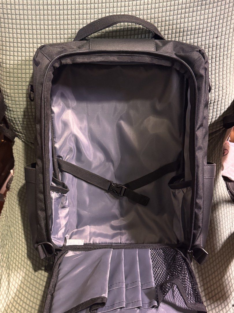 Akbay Techpro 2 Laptop Backpack (Category: Backpacks) located in Marikina City. Submitted by jk1014 (Listing ID 1466176648, Image 3). Description: Akbay Techpro 2 laptop bag Fits up to 16inches laptop Laptop compartment is detachable Just bought last Sep 20 for ₱2790. Used twice lang. no issues. No flaws RFS: bought bigger bag Location: Calumpang, Marikina Pin: Metrobank Calumpang (JP Rizal St. cor Calderon St) No meet ups! Via courier lang po la