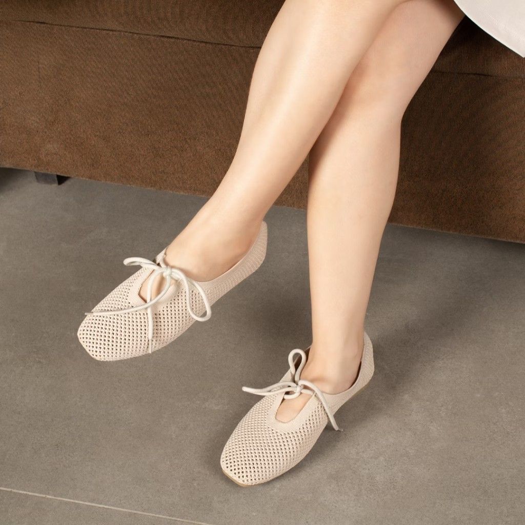 alberto ellery lace shoes (Category: Flats & Sandals) located in Quezon City. Submitted by raeeeeei (Listing ID 1466181081, Image 2). Description: .