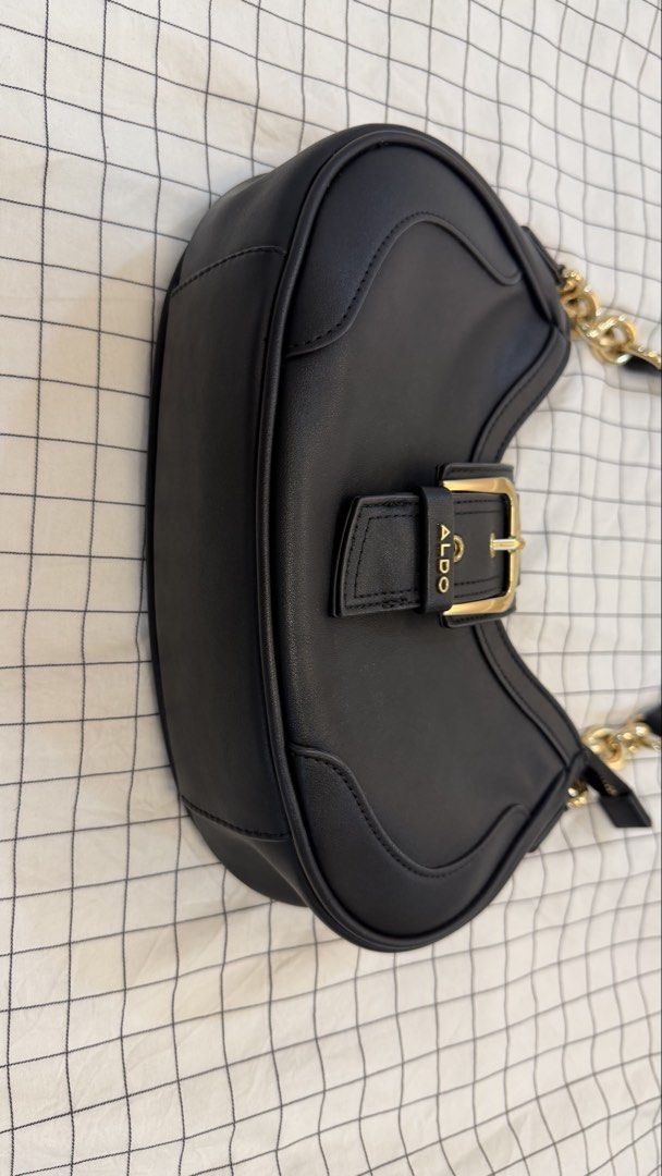 ALDO Shoulder bag (Category: Shoulder Bags) located in Pasig City. Submitted by preloved_beauty_finds (Listing ID 1466285471, Image 2). Description: .