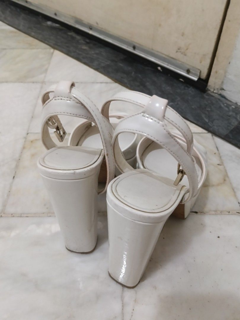 Aldo white high heels sandals (Category: Sandals) located in Quezon City. Submitted by andrea11171999 (Listing ID 1466208822, Image 2). Description: .