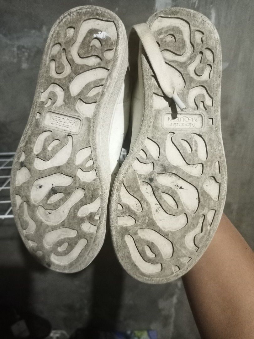 Alexander McQueen (Category: Sneakers) located in Mabalacat. Submitted by hasashoe (Listing ID 1466156736, Image 3). Description: SIZE ON PIC EXCELLENT CONDITION GOOD WORKING PERFORMANCE WEAR AND GO.