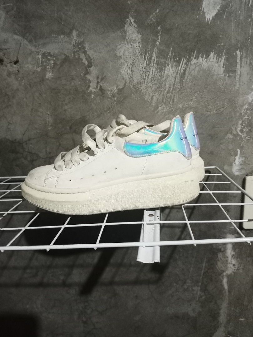 Alexander McQueen (Category: Sneakers) located in Mabalacat. Submitted by hasashoe (Listing ID 1466156736, Image 1). Description: SIZE ON PIC EXCELLENT CONDITION GOOD WORKING PERFORMANCE WEAR AND GO.
