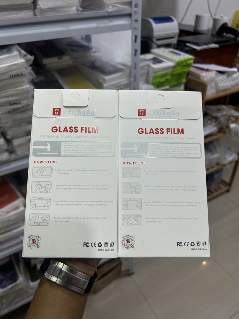 Alibaa Iphone 18 Pro and 18 Pro Max Tempered Glass (Category: Other Mobile & Gadget Accessories) located in Manila. Submitted by rjayshop_star (Listing ID 1466197230, Image 2). Description: Manual Tempered Glass Available Onhand Via Lalamove Delivery.