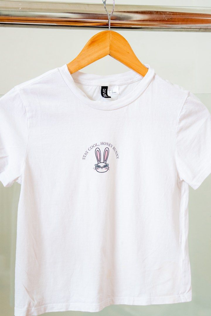 All items are ₱100 (Category: Sleeveless) located in Lipa City. Submitted by prelovedbymicad (Listing ID 1464310223, Image 3). Description: .
