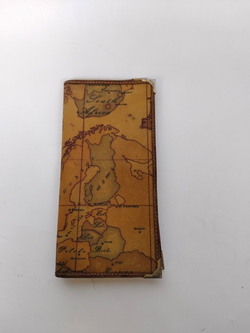 Alviero (Category: Wallets & Card Holders) located in Davao. Submitted by 3ds_jpn (Listing ID 1466331178, Image 3). Description: .